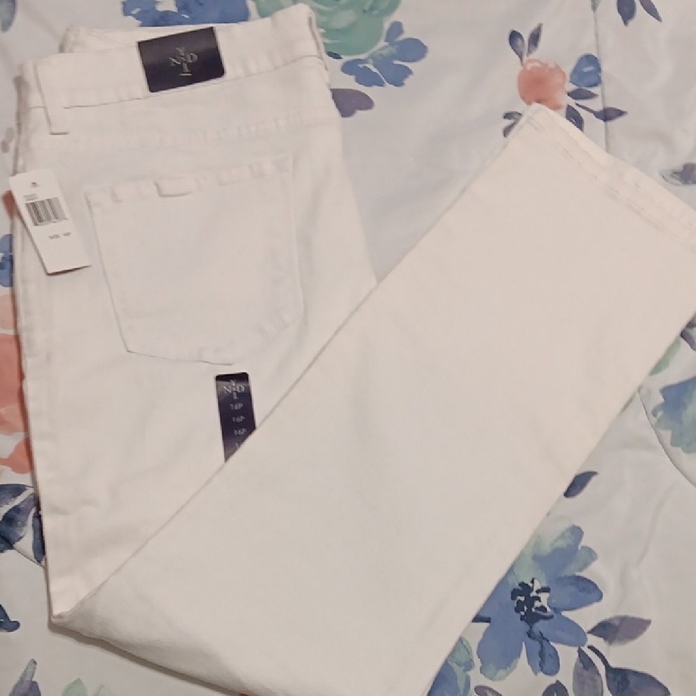 NYDJ 16P White Straight Leg Jeans with Clean Finish